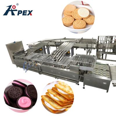 China Bakery 3000Pcs Per Min Industrial Six Lane Cream Jam Filling Cookie Sandwich Machine Forming Automatic Bakery Cookie Making Machine à venda