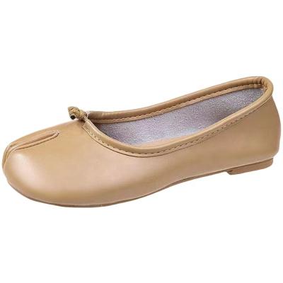 China Round Slit Flat Toe Pig Treader Shoes Genuine Leather Soft Sole Women's Ballerina Shoes for sale