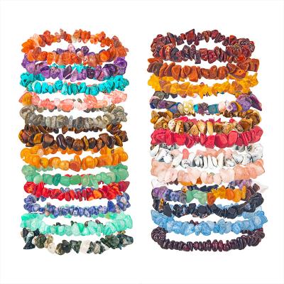 China Fashion Mixed Natural Gravel Chipped Stone Bracelet Healing Crystal Stone Women Bracelet 7 Color Chakra for sale