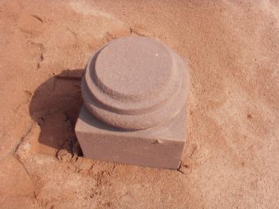 China Natural red sandstone caps for sale