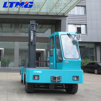 China Handling Steel Bar 3 Ton Off Road Forklift Truck Side Loader 8 Hours Working Time for sale