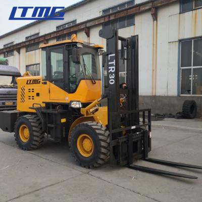 China Solid Tires 2.5 Ton Rough Terrain Forklift Trucks With 4500mm Triplex Mast for sale