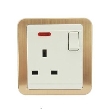 China Residential Units Saudi Arabia Standard 1 Band 3 Pin 13a British Plug 86*86mm for sale