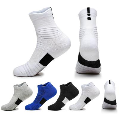 China Sporty Breathable custom sports socks ebasketball socks Sporty compression socks men for sale