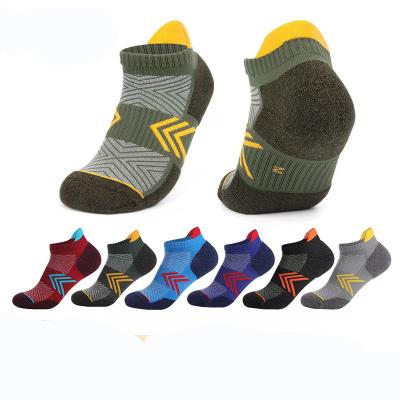 China Sporty Ready to ship cotton sweat-absorbent designer basketball team premium crew men's sport socks for sale