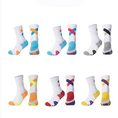 China Sporty Wholesale Custom cycling socks crew sports basketball socks for sale