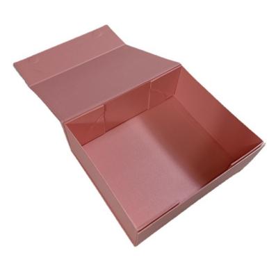 China Recycled Materials Recycled Custom Fashion Luxury Magnetic Paper Gift Box For Clothes Surround Folding Gift Apparel Boxes for sale