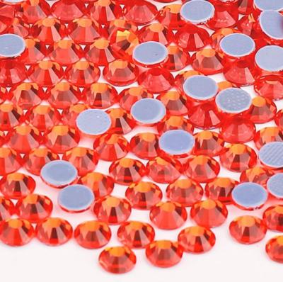 China Hot Wholesale Crystal Stone Iron On Rhinestone Applique Flat Back Flatback Glass Fix Rhinestone For Clothes for sale