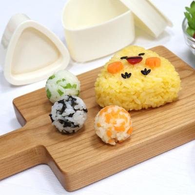 China PP 2 Pieces Triangle Sushi Mold Rice Ball Mold Makers for Bento or Japanese Meal Triangle Onigiri Boxed Mold for sale