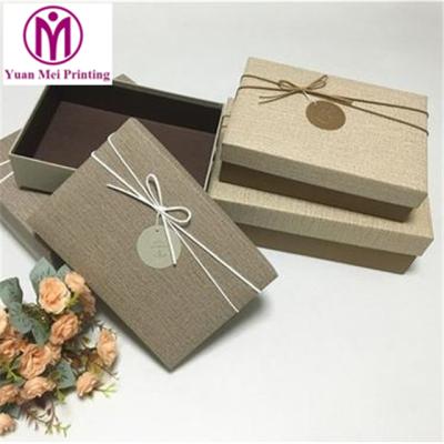 China Recyclable Customizable Wholesale Color Printed Plain Paper Packaging Box For Dress for sale