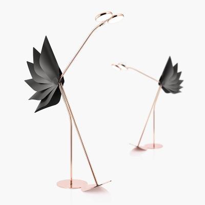 China Minimalist Minimalist Fashion Rose Gold Metal Led Stand Lamp Ostrich Shaped Floor Lamp Living Room Office for sale