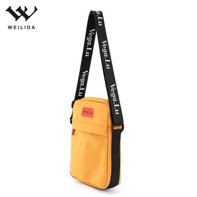 China Custom Logo Stylish Mini Nylon Mens Shoulder Nylon Crossbody Bag Messenger for sale