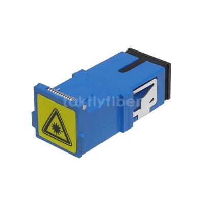 中国 Shutter Type SC UPC Adapter Simplex Blue Color Fiber Optic Adapter 販売のため