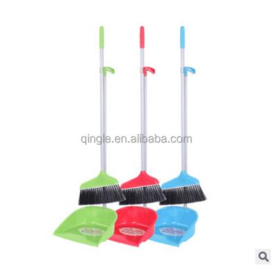 China Home Cheaper Household Tool Broom And Plastic Dustpan Cleaning Set With Long Handle for sale