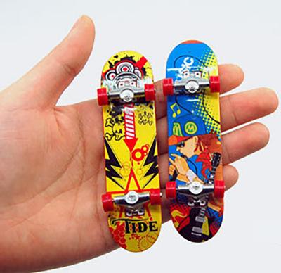 China Hot Selling Children's Toys Finger Finger Toy Fingerboard Fingerboard Intellectual Cool Game Skate Surfboard Skateboard Joint Board for sale