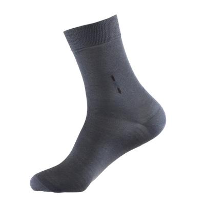 China New summer men's stockings ultra-thin QUICK DRY spring and ice silk business socks deodorant knitted mid-tube color men for sale