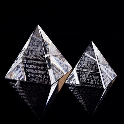 China Wholesale Europe Amazon White Pyramid Triangular Fine Workmanship Hot Selling Custom Crystal Ornaments for sale