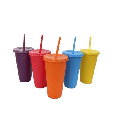 China Sustainable Stage Iced Coffee 24oz PP Set Of 5 Plastic Glitter Plastic Cold Cups For Cold Water Drinks for sale