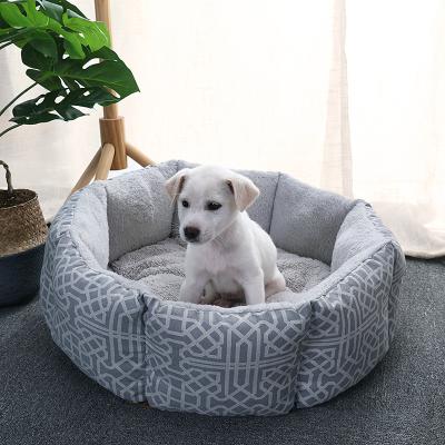 China Custom sustainable round luxury portable plush cotton dog cat bed indoor cat housenest pet bed viable rug for sale