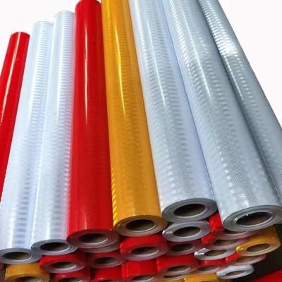 Cina Rotolo di rivestimento riflettente prismatico in PVC commerciale da 1,24 m * 45,7 m per la sicurezza stradale in vendita