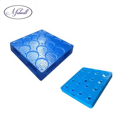 China Midwell Single Sided Economical Stackable Plastic Pallet For 5 Gallon Water Bottles for sale