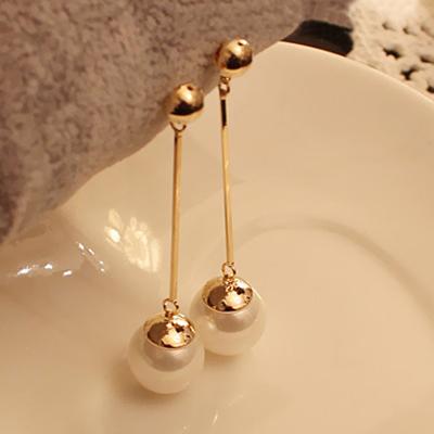 China Environmental Friendly Factory Sells Lady Long Pearl Earrings Women Fashion Classic Gold Plated Pearl Drop Earrings for sale