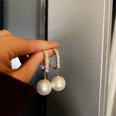 China 2021 fashion environment friendly dangle pearl earring pendants for ladies and girls for sale