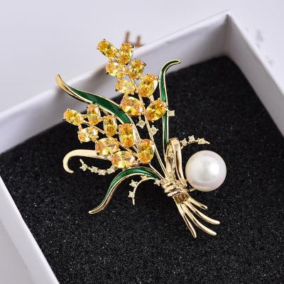 China 2022 New Wheat Ear Brooch Pin Fashionable Luxury Artificial Zircon Brooch Natural Freshwater Pearl Brooch for sale