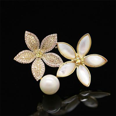 China Fashion Natural Pearl Shell Brooch Double Flower Gold Plated Wild Brooch for sale