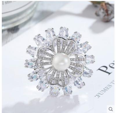 China Pearl Brooch Fashionable Light Luxury Freshwater Creative Fixed Clothes Zircon Micro-inlaid Brooch for sale