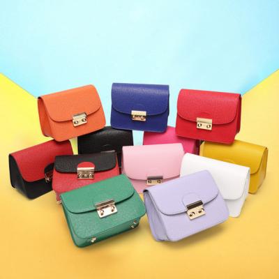 China 2017 new first layer genuine leather shoulder bag Messenger small square bag lady mini chain with lock bag for sale