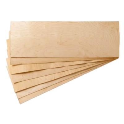 China Veneer de corte rotativo de Maple canadense natural 0,6 mm-3,0 mm para skateboards à venda