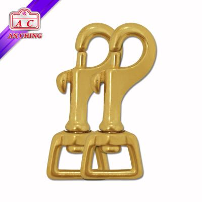 China Durable Solid Brass Rotating Solid Brass Metal Boat Snap Hooks for sale