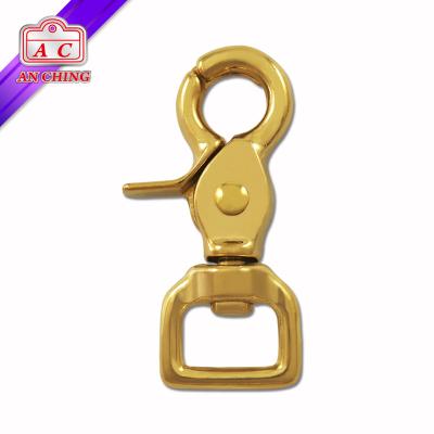 China Retail Industry Heavy Duty 62mm Swivel Safety Metal Snap Fit Hook for sale