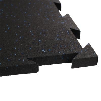 China Durable and no odor or color black durable pure rubber flooring in square or card slot forms for sale