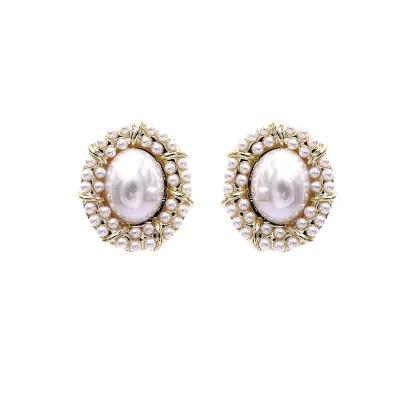 China FASHIONABLE High Quality Trendy Gold Plated Brass Diamond Pearl Women Stud Earring Ladies Jewelry for sale