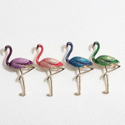 China Daily life wholesale latest color three-dimensional oil dripping flamingo brooch, gender animal brooch, female jewelry for sale