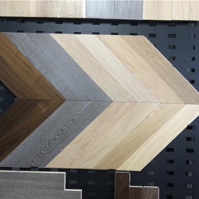 China Indoor UV Lacquer Oak Herringbone Pattern Engineered Flooring for sale