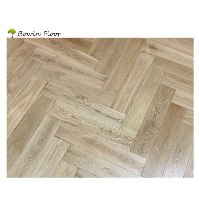 China Modern Natural Oak Hardwood Click Lock Herringbone Flooring for sale