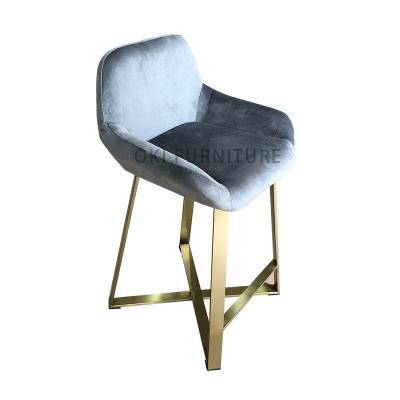 China Elegent appearance furniture velvet fabric gold stainless steel luxury low bar chairs modern furniture stool bar nordic style umpire chair à venda