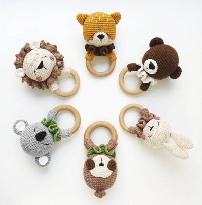 China Wholesales Eco-Friendly Crochet Animal Wooden Crochet Bunny Crochet Lion Crochet Sheep Cotton Baby Teether Rattle for sale