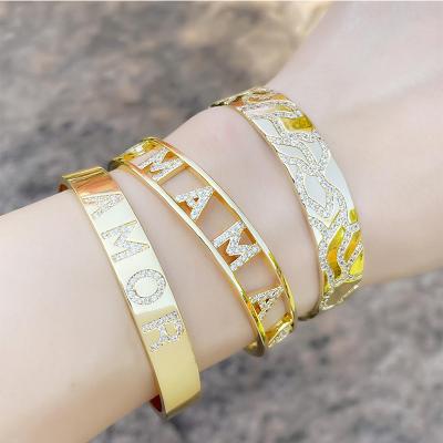 China Vintage Fashion Temperament Love Heart Inlaid Zircon Bracelet Bangle Simple Personality Open Bracelet For Women for sale