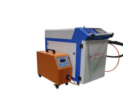 Cina Saldatrice laser a doppia fibra ottica 1Kw 2Kw Handheld Laser Welding Machine 1064nm 380V in vendita