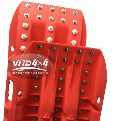 China New Design Off-road PP recovery sand track sand plate with Steel Nails 6.5 thickness capacity 10T for sale