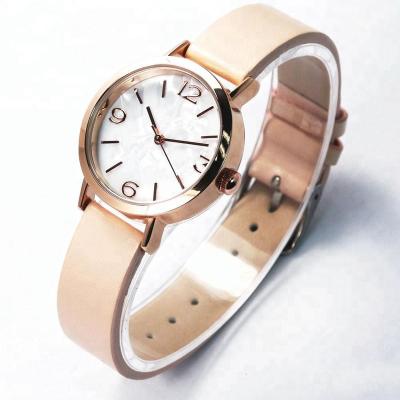 Chine Girls Watches Hand For Women Online Ladies Alloy Quartz Watches Brands Leather Wrist Pearl Dial Alloy Watch à vendre