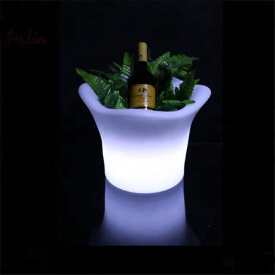 China CE&ROHS PE plastic workable color changing led ice bucket with remote illuminated ice bucket/led led lighted ice bucket for sale