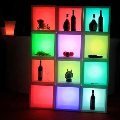 China Sustainable Rechargeable LED Color Changing Plastic Square Led Ice Bucket Holder In 40x40x40 For 3 Bottles for sale