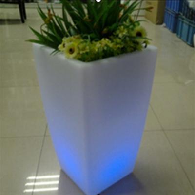 China Corrosion proof new design led outdoor flower pots, garden decorative flowerpot, modern led lighting planter for sale