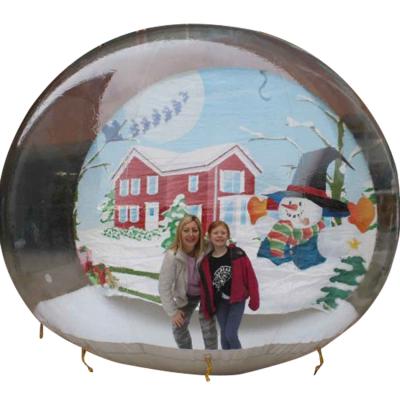 China 0.6 mm PVC Tarpualin & 0.8 mm PVC Customized Holiday Theme Crystal Inflatable Snow Globe Ball for sale