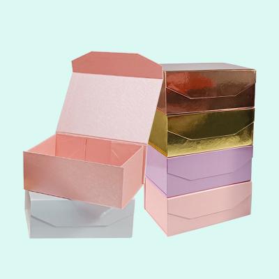 China Latest Design Christmas Jewelry Packaging Recyclable High Quality Luxury Custom Flap Lid Bespoke Magnetic Fold Closure Gift Box for sale